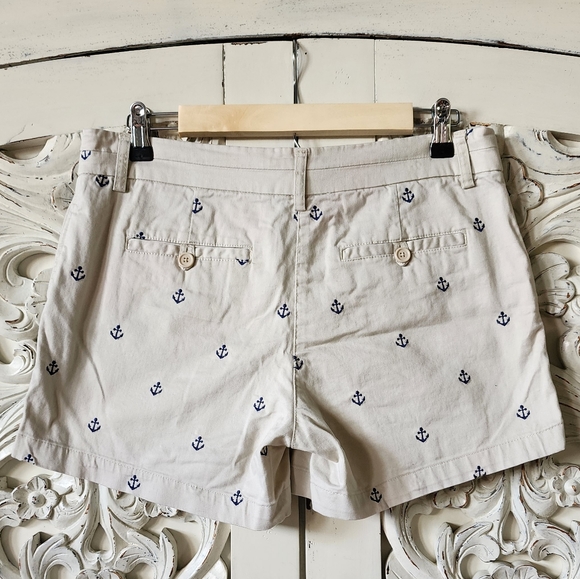 Khaki embroidered tailored shorts - Picture 8 of 16
